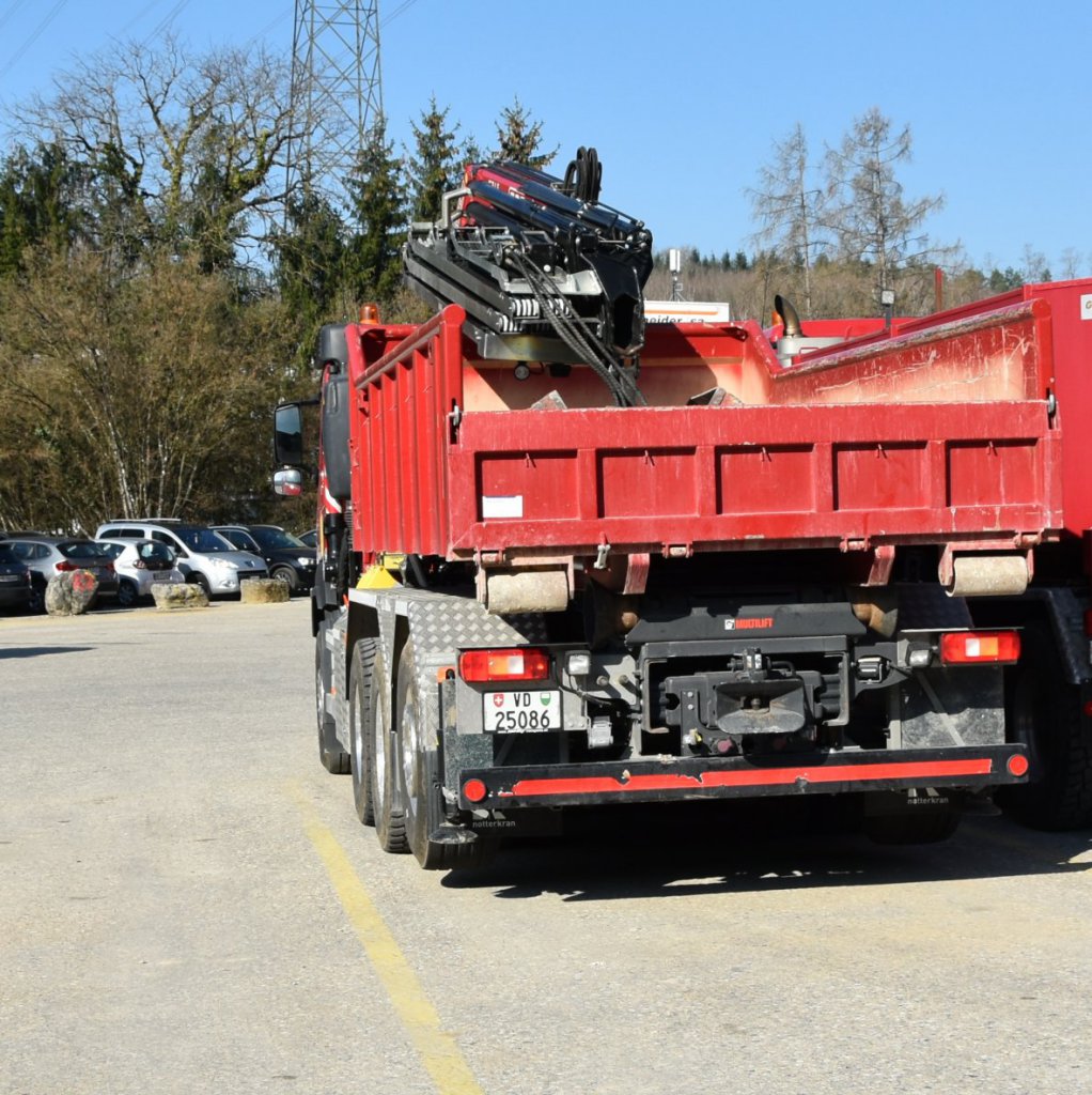 Camions-grues de 12 à 99 t/m - Henry Transports SA - Henry Transports SA -  Transport de machines - Ecublens VD - Lausanne vaud