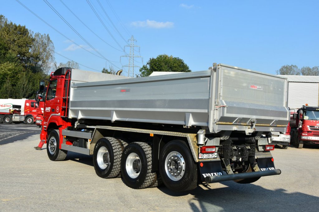 Transport de matériaux de chantier, basculants, camions poires